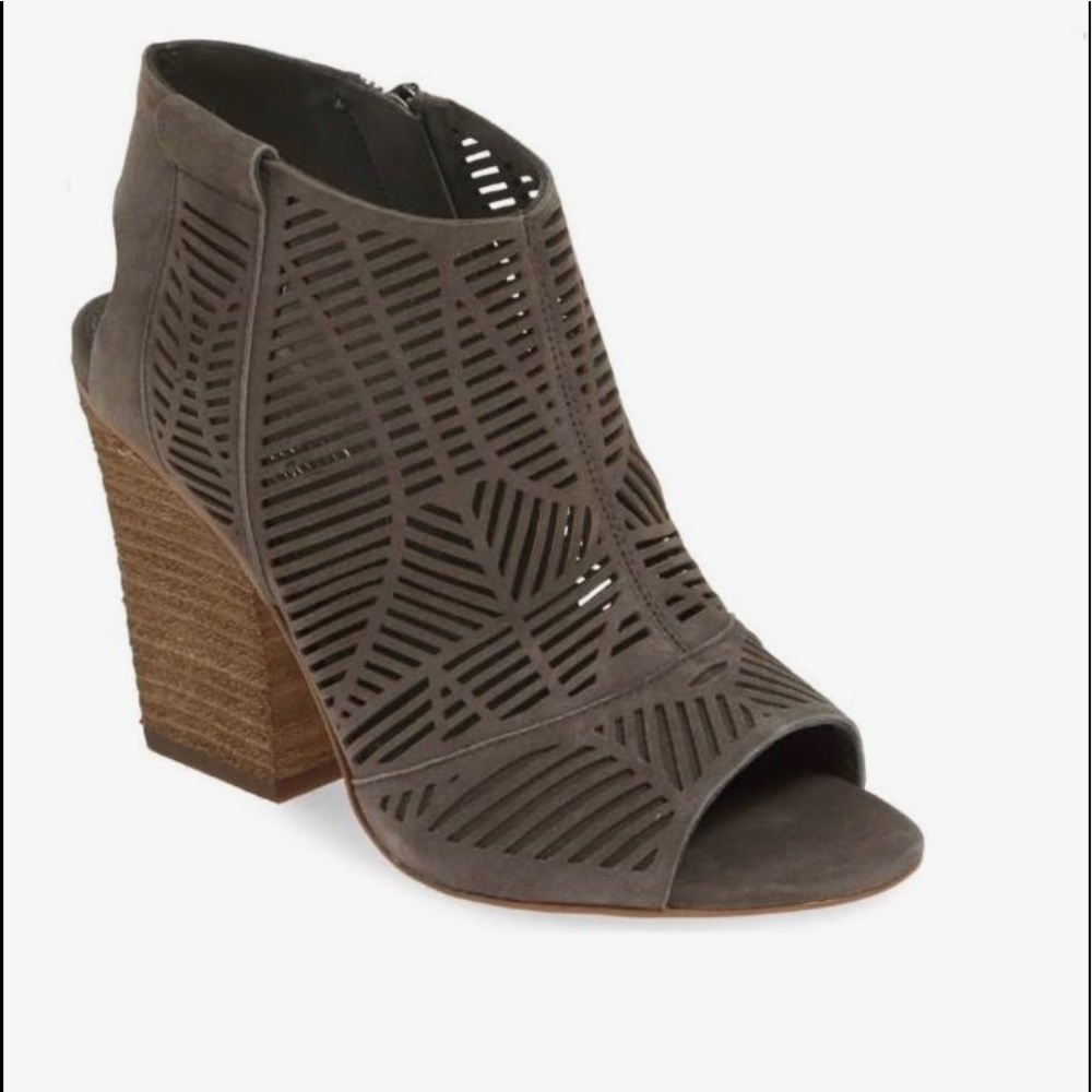 Women's Vince Camuto Shoes Vince Camuto Kimora Cutout Shield Sandal